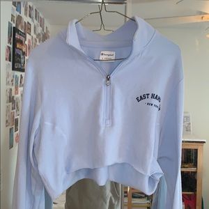 Cropped Champion sweatshirt